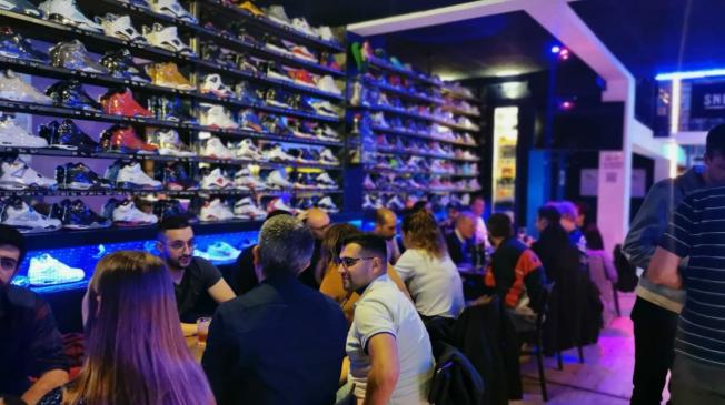 Privatiser réserver Bar Restaurant Sneakers Bruxelles Centre Cocktails espace principal