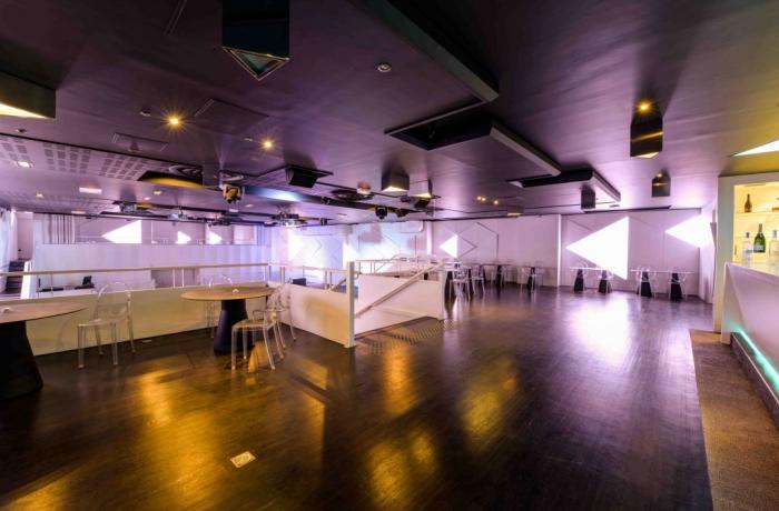 Le Restaurant-Club l'Elyséeum à Paris 8 - Près du bar