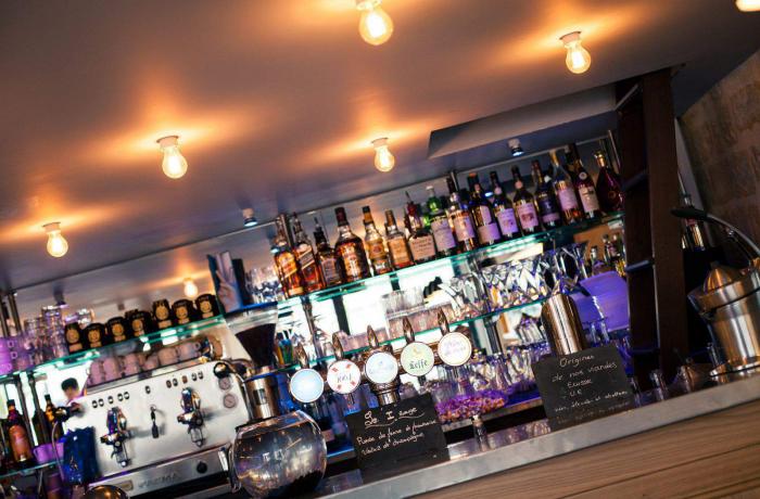 Le Bar-Restaurant les Voyelles à Paris 1 - Le bar