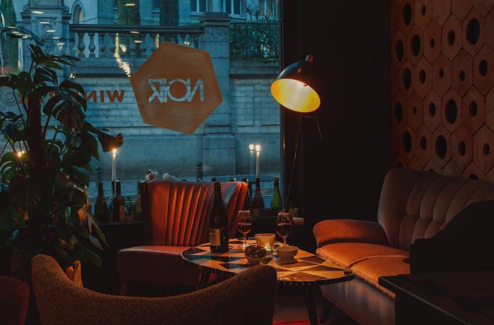 Le Bar le Noir Wine Bar à Ixelles - Le salon