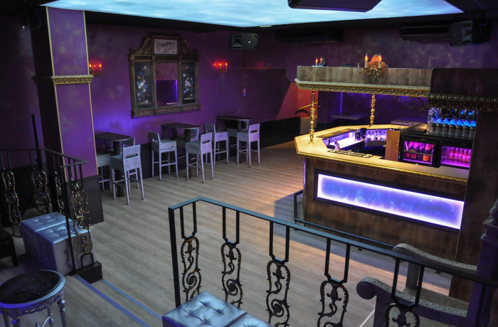 Le Bar-Club le Baron à Nantes - La piste de danse et son bar