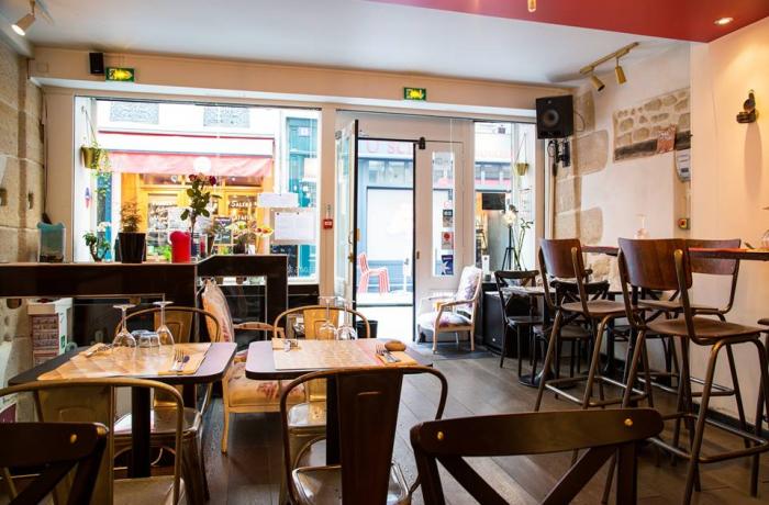 Le Bar les Souris Dansent à Paris 2 - Le Bar-Pub les Saltimbanques à Paris 11 - Le rez-de-chaussée